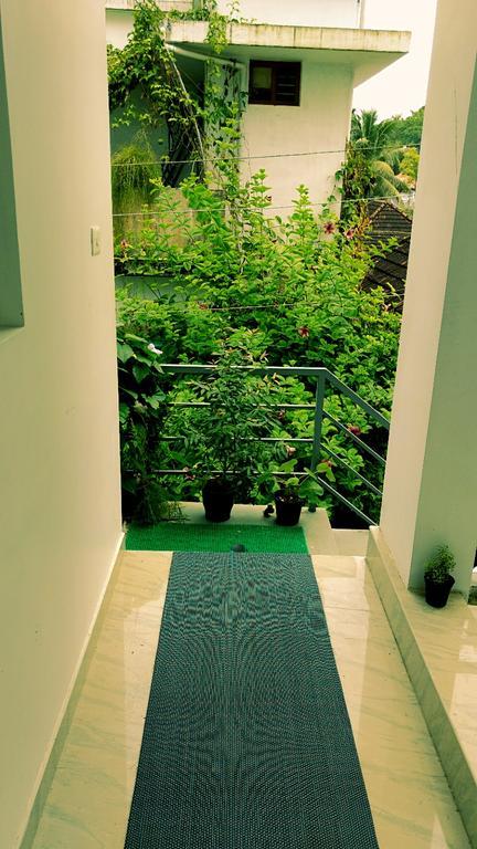 Villa Mariana Kochi ภายนอก รูปภาพ